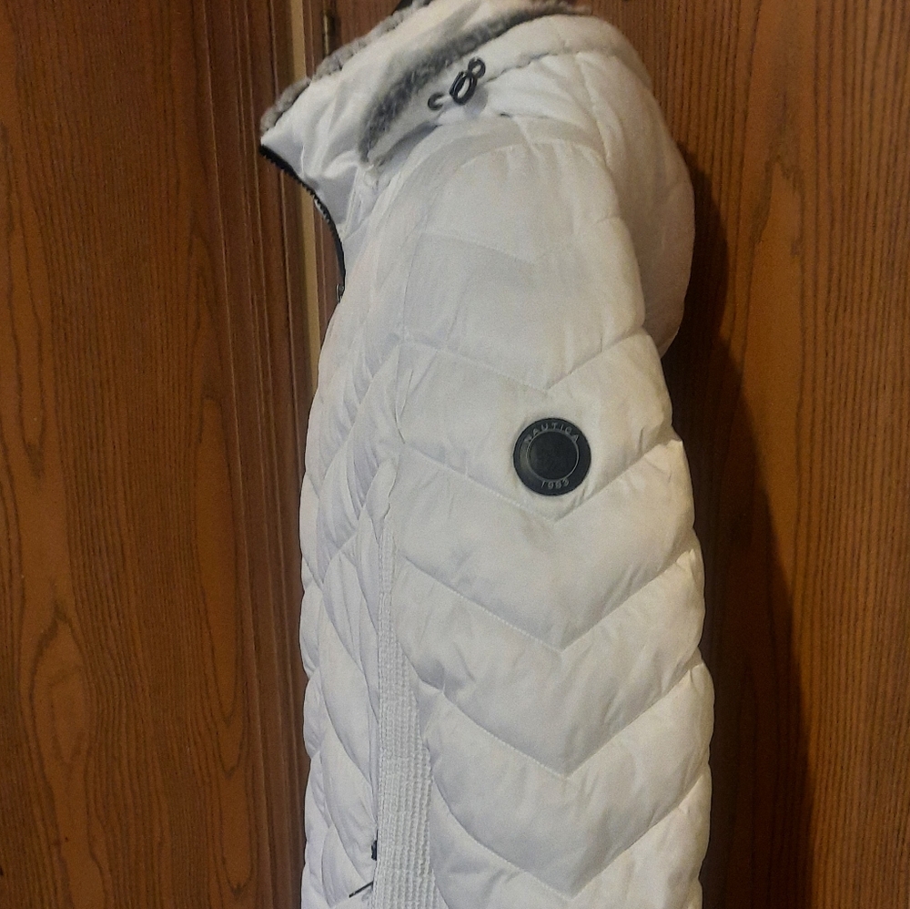 Nautica Women's White Puffer Jacket with Faux Fur Hood - Picture 9 of 13